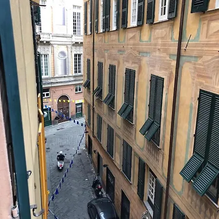 Center And Aquarium Apartment Genoa